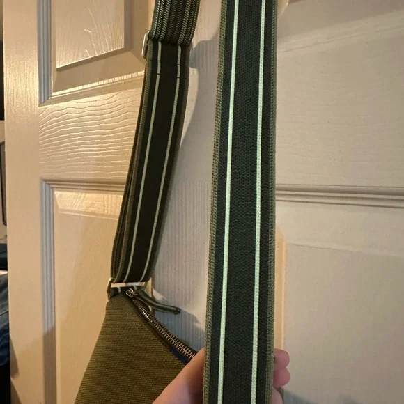 Rothys Womens green Zip Small Casual Crossbody Bag Handbag - Picture 4 of 6